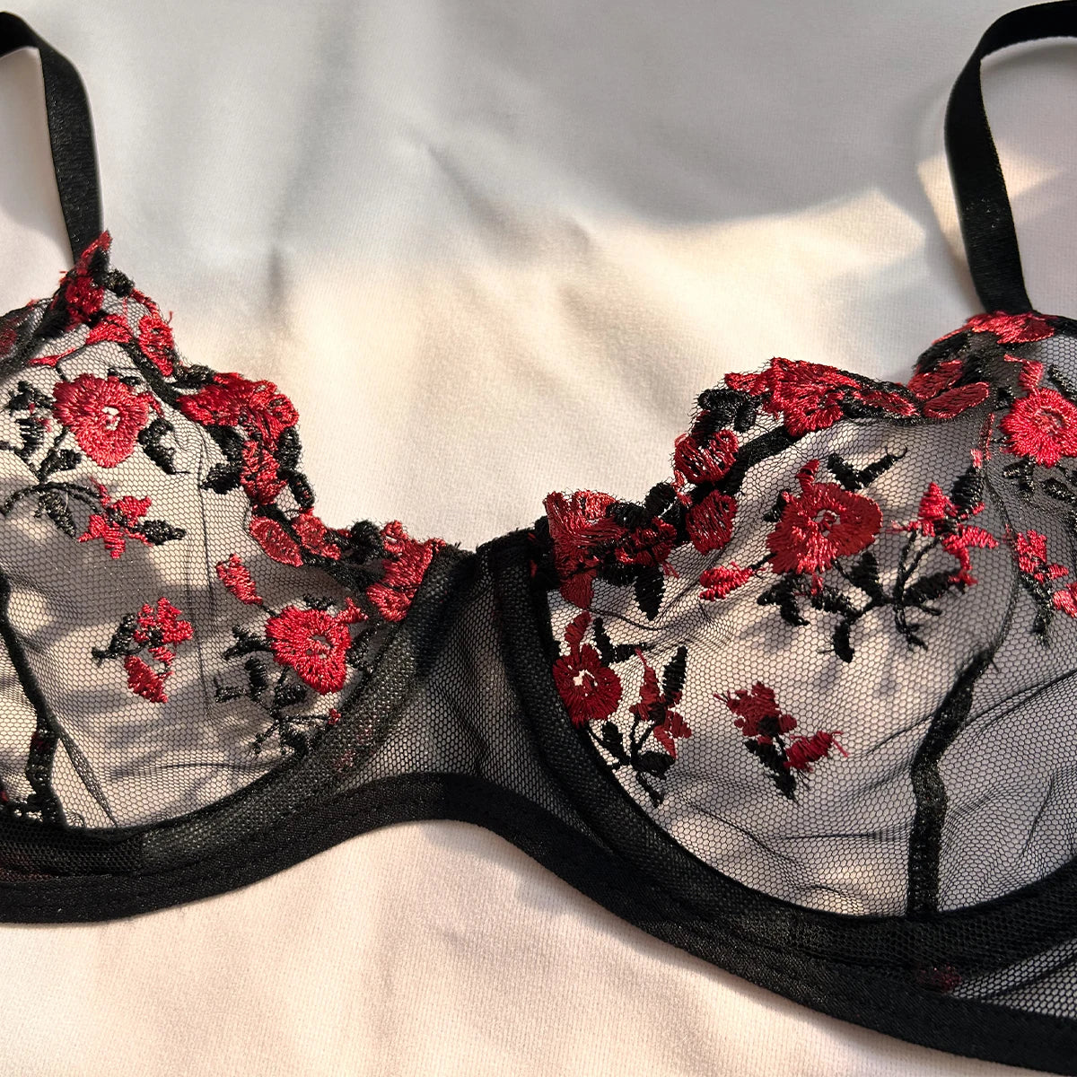 Maison Éternelle Embroidered Lace Set