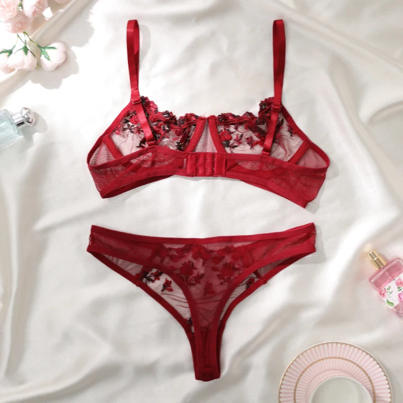 Maison Éternelle Embroidered Lace Set