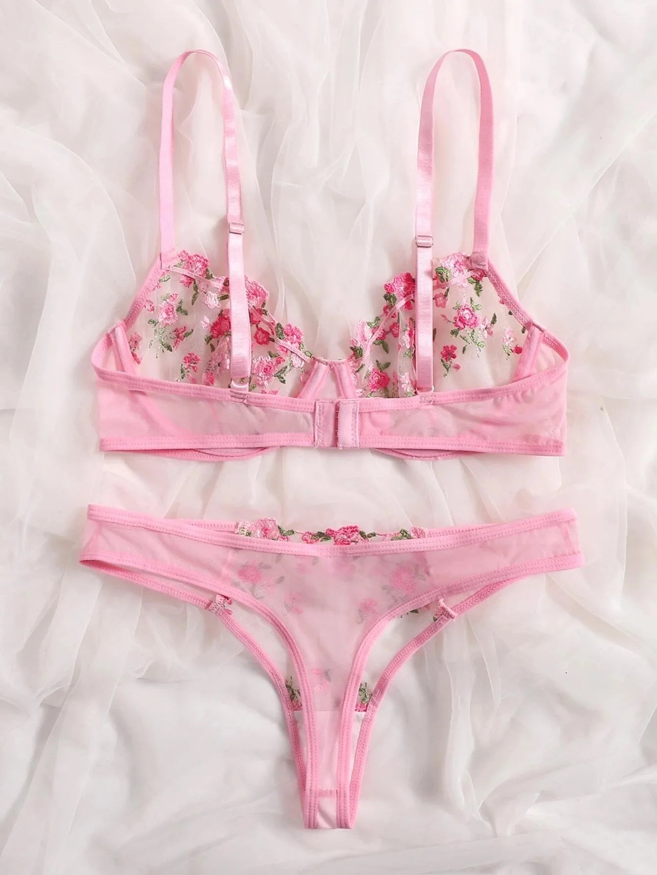 Maison Éternelle Embroidered Lace Set