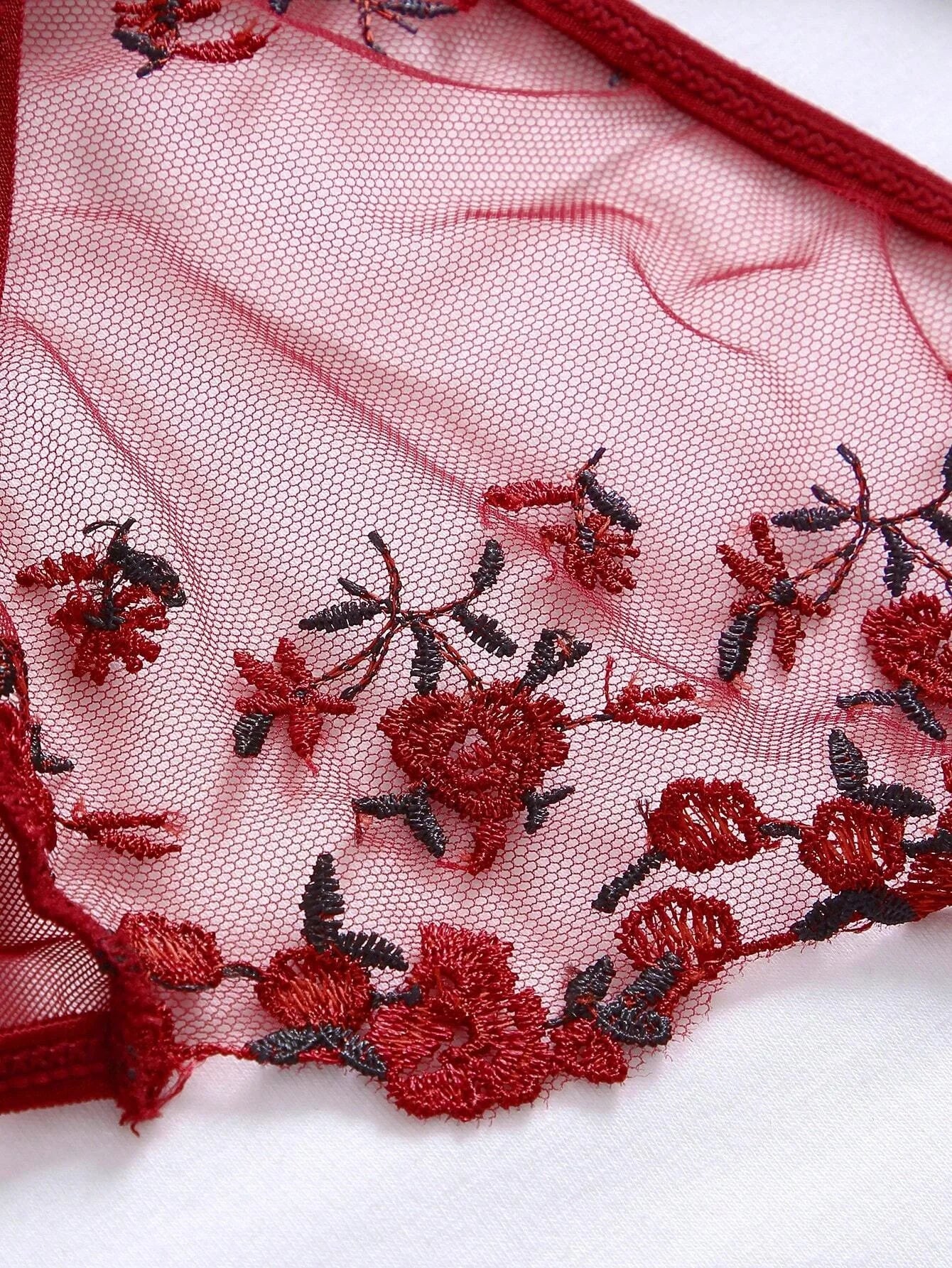 Maison Éternelle Embroidered Lace Set